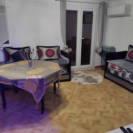 Maison en rez-de-chaussée,jardin, très bien située Arlés Habitación foto