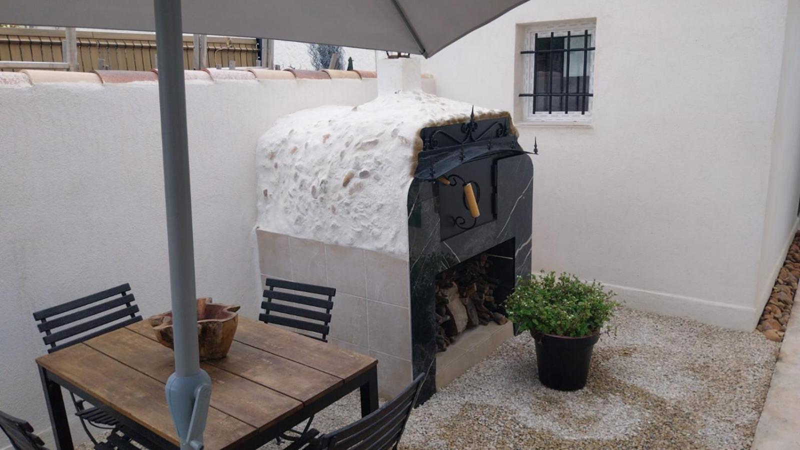Maison en rez-de-chaussée,jardin, très bien située Arlés Exterior foto